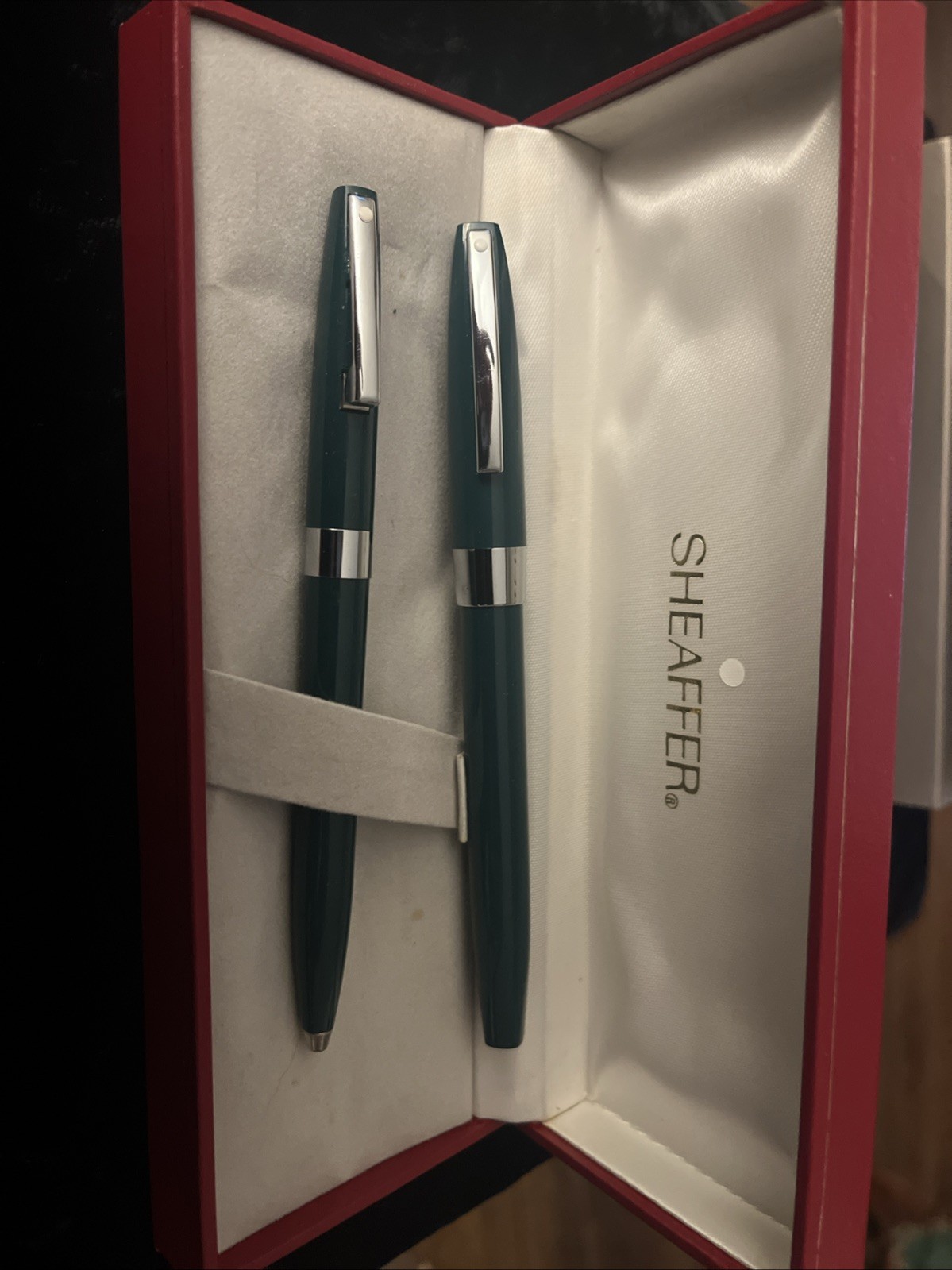 Vintage Sheaffer Triumph Fountain Pen & Clicker Pen Set Beautiful Condition Vintage Sheaffer Triumph Fountain Pen & Clicker Pen Set Beautiful Condition