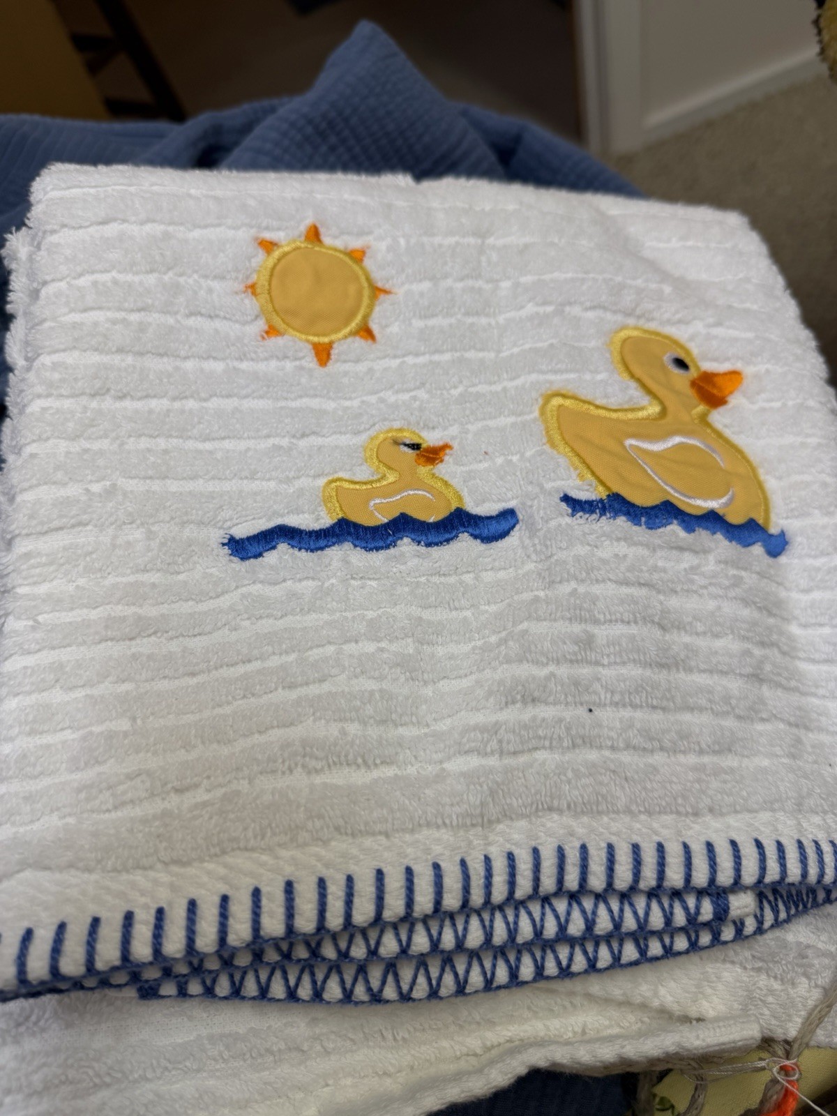 VTG Saturday Knight Ltd SKL White Duck Embroidery With Sun Terry Towel