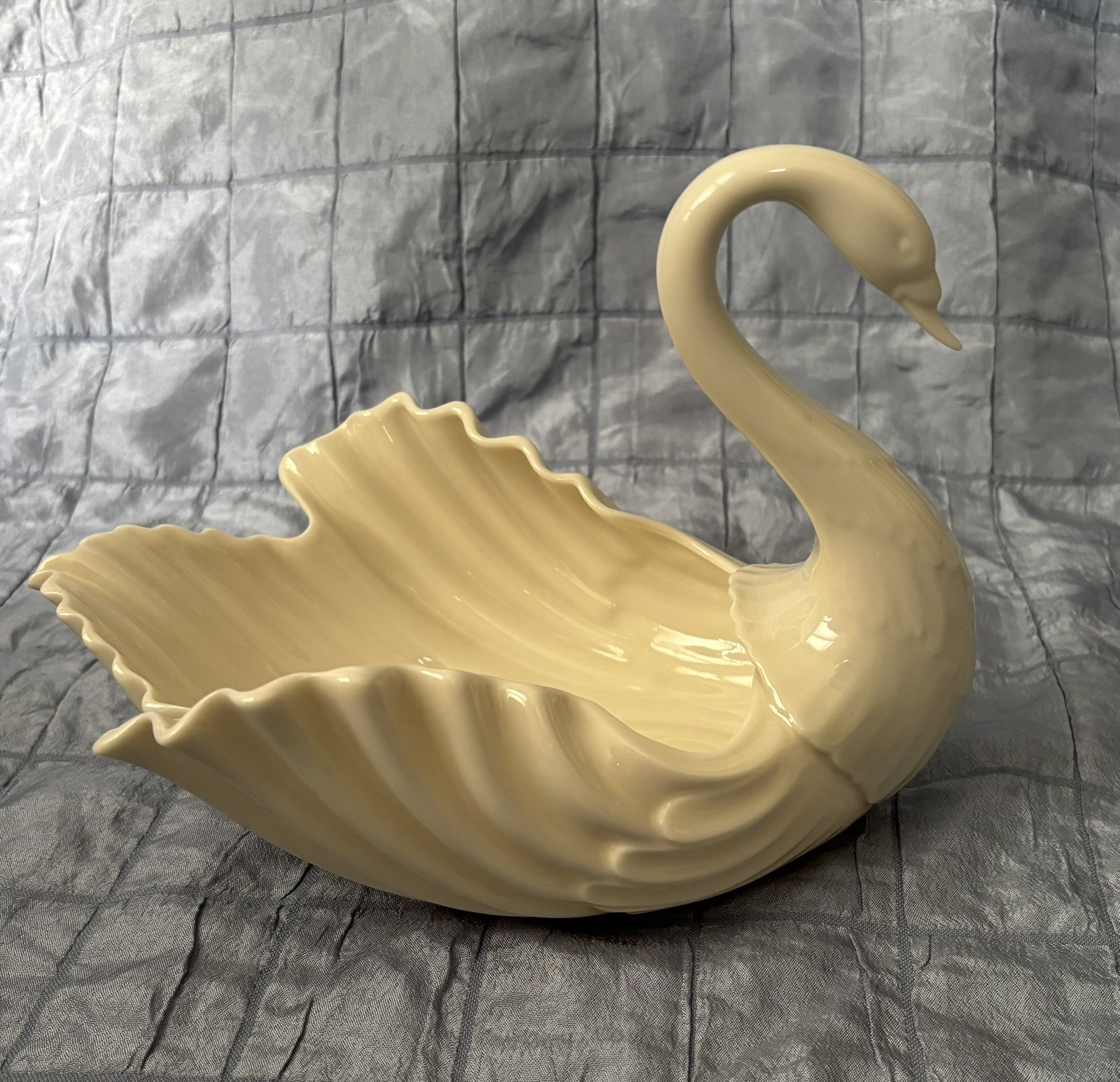 Vintage LENOX Ivory Porcelain Swan Figurine Centerpiece Candy Dish 9\