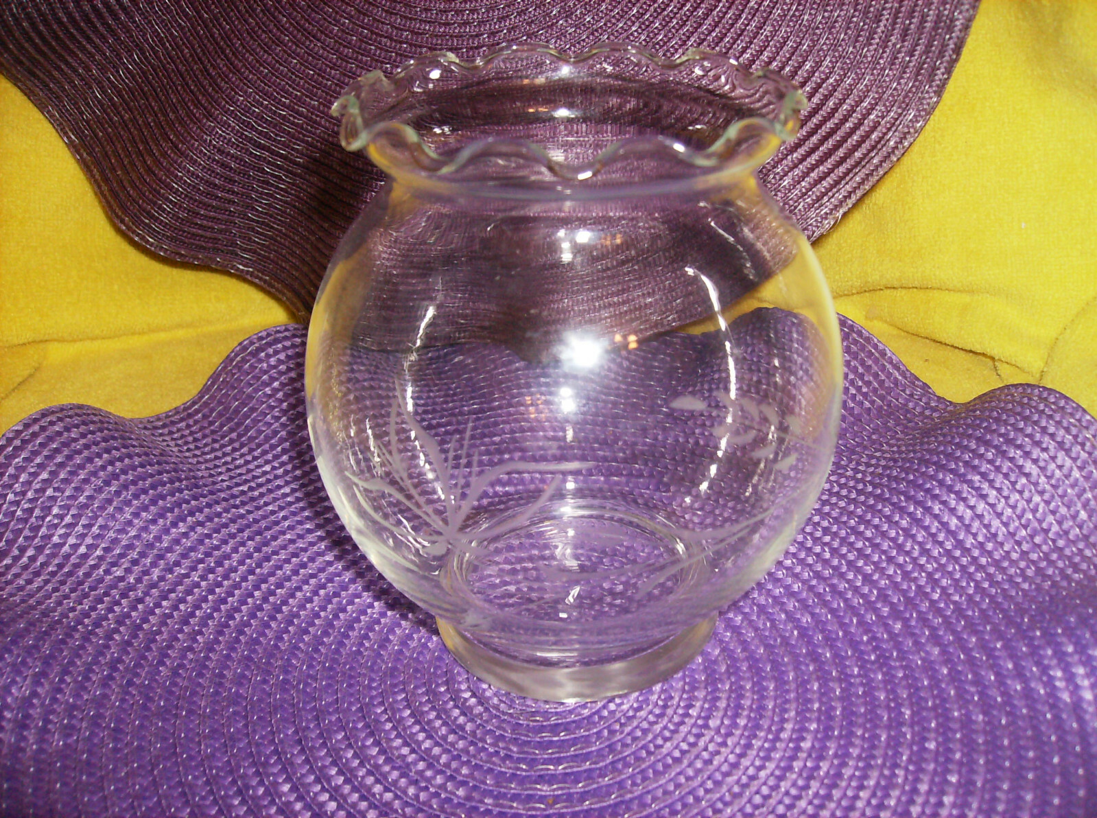 NEW CRYSTAL ETCHED ROSE BOWL FLUTED EDGES 6\