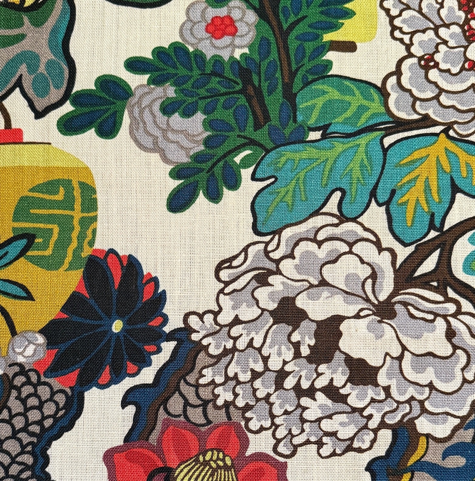 SCHUMACHER Chiang Mai Dragon alabaster 100% Linen Remnant New SCHUMACHER Chiang Mai Dragon alabaster 100% Linen Remnant New