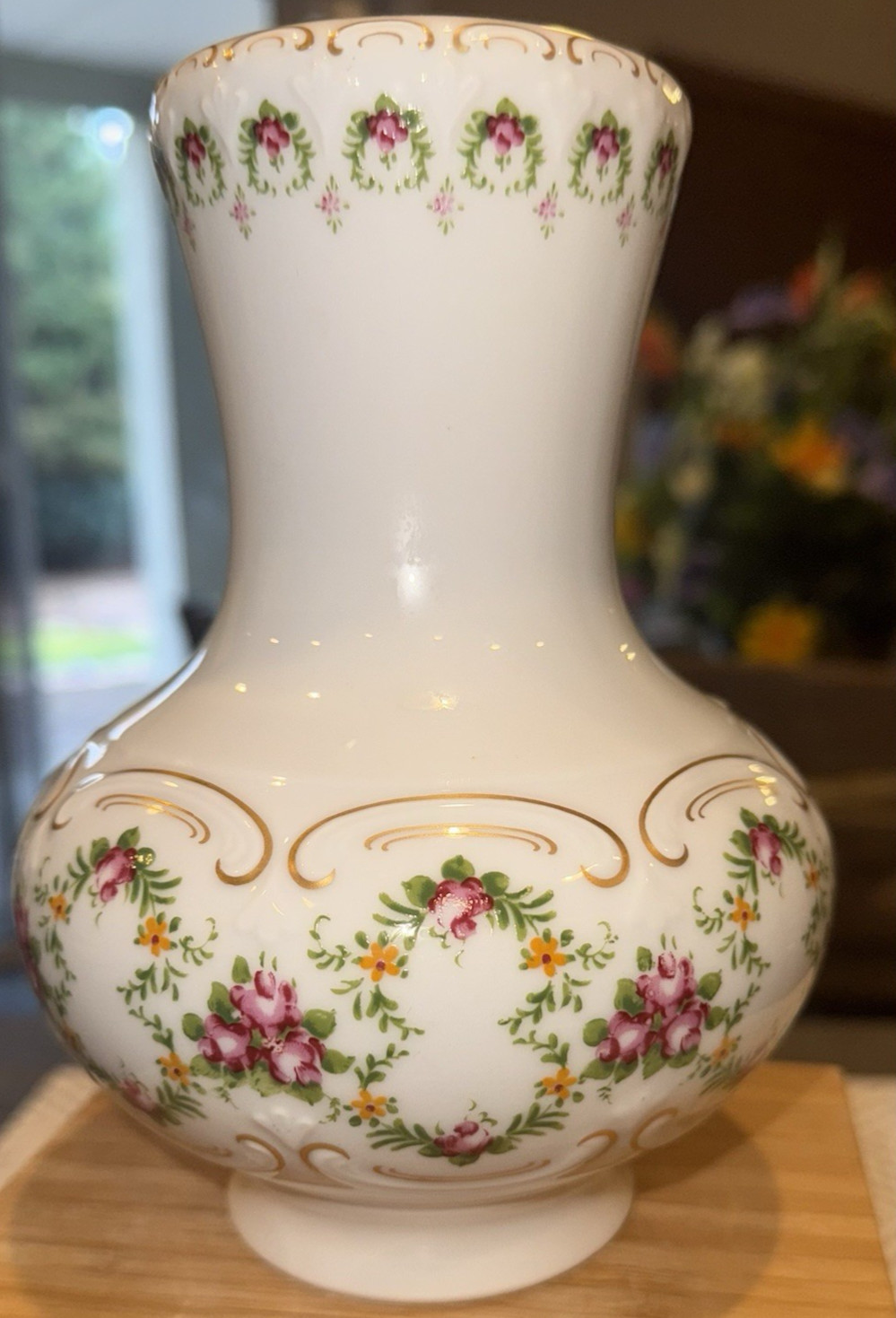 Antique Bavarian Porcelain Vase Flowers Wreath Gold Gilding 7