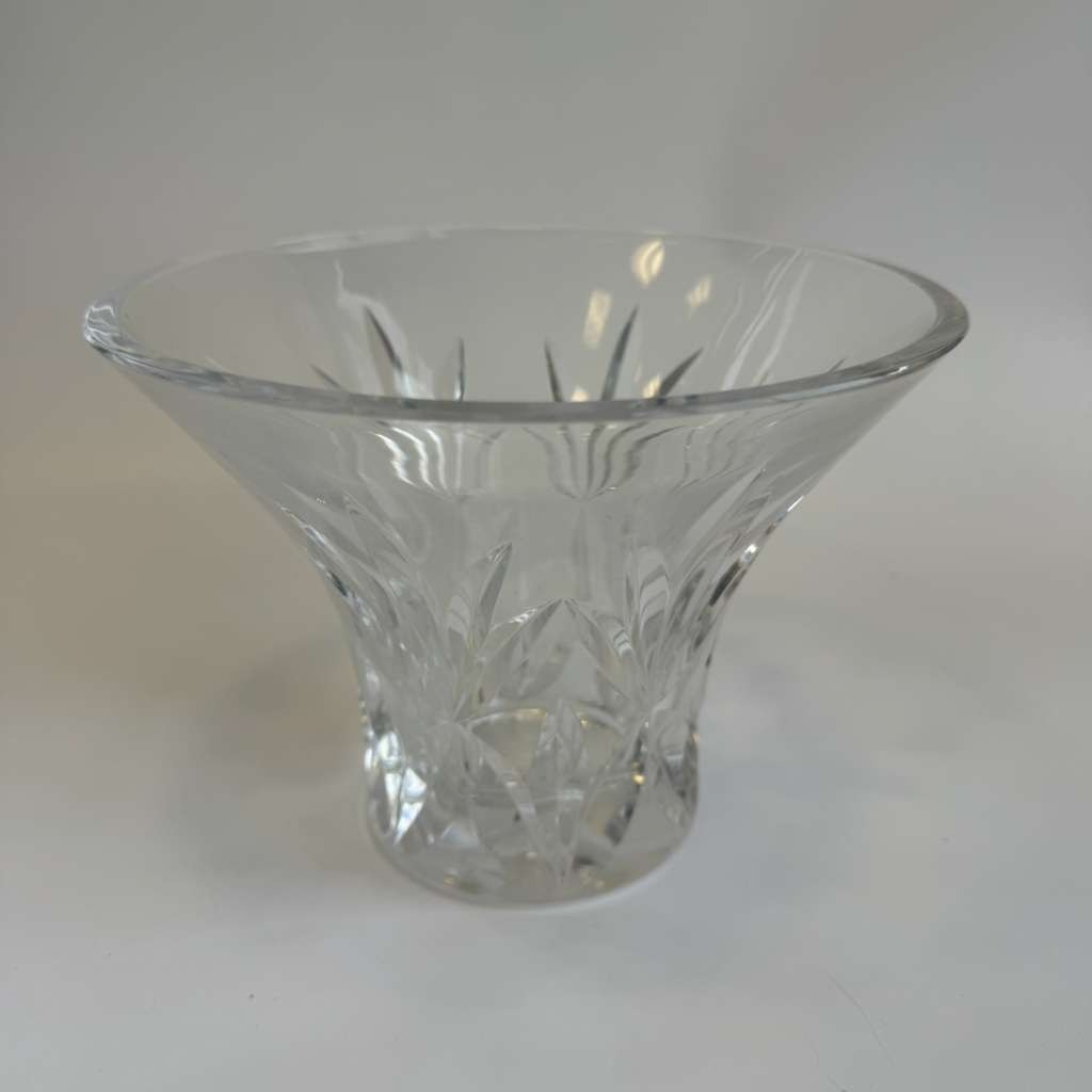 Elegant Cut Crystal Clear Floral Pattern Bowl Vase – Decorative Centerpiece