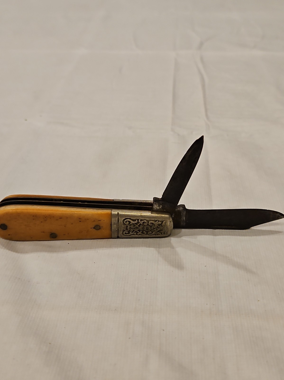Vintage Schrade USA 206 pale orange saw cut Delrin 2 Blade Barlow Knife Vintage Schrade USA 206 pale orange saw cut Delrin 2 Blade Barlow Knife