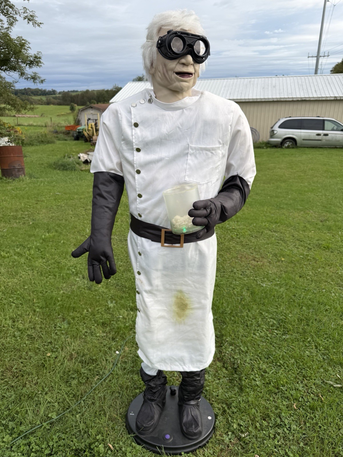 RARE GEMMY HALLOWEEN DR DOCTOR SHIVERS Animated 6ft Tall PROP Read