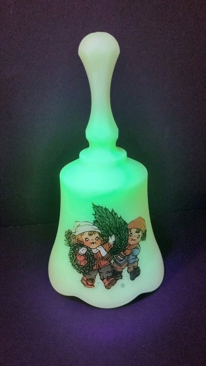 Fenton Uranium Campbell Kids Bell Shaped Music Box 1984 Custard Glass