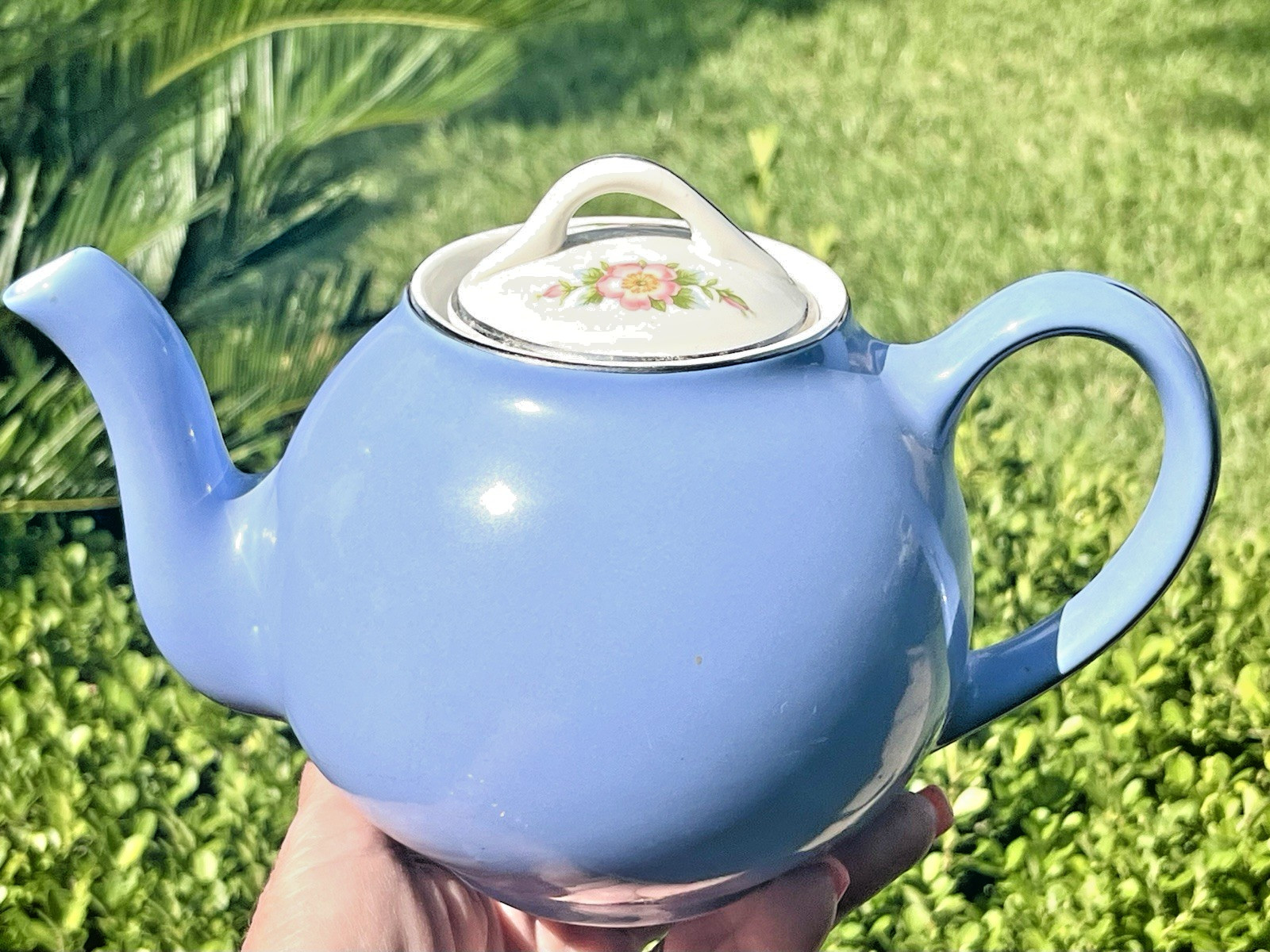 Vintage Hall\'s Kitchenware Royal Rose Teapot 5.5\