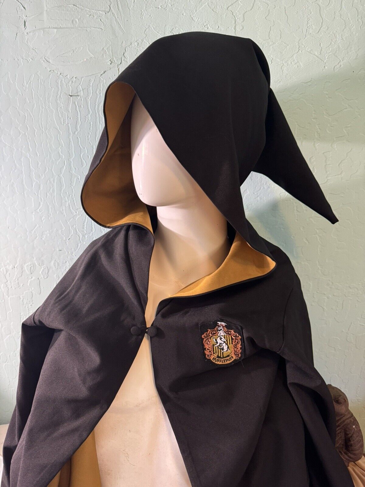 Hufflepuff Robe Size Small Universal Studios Wizarding World of Harry Potter