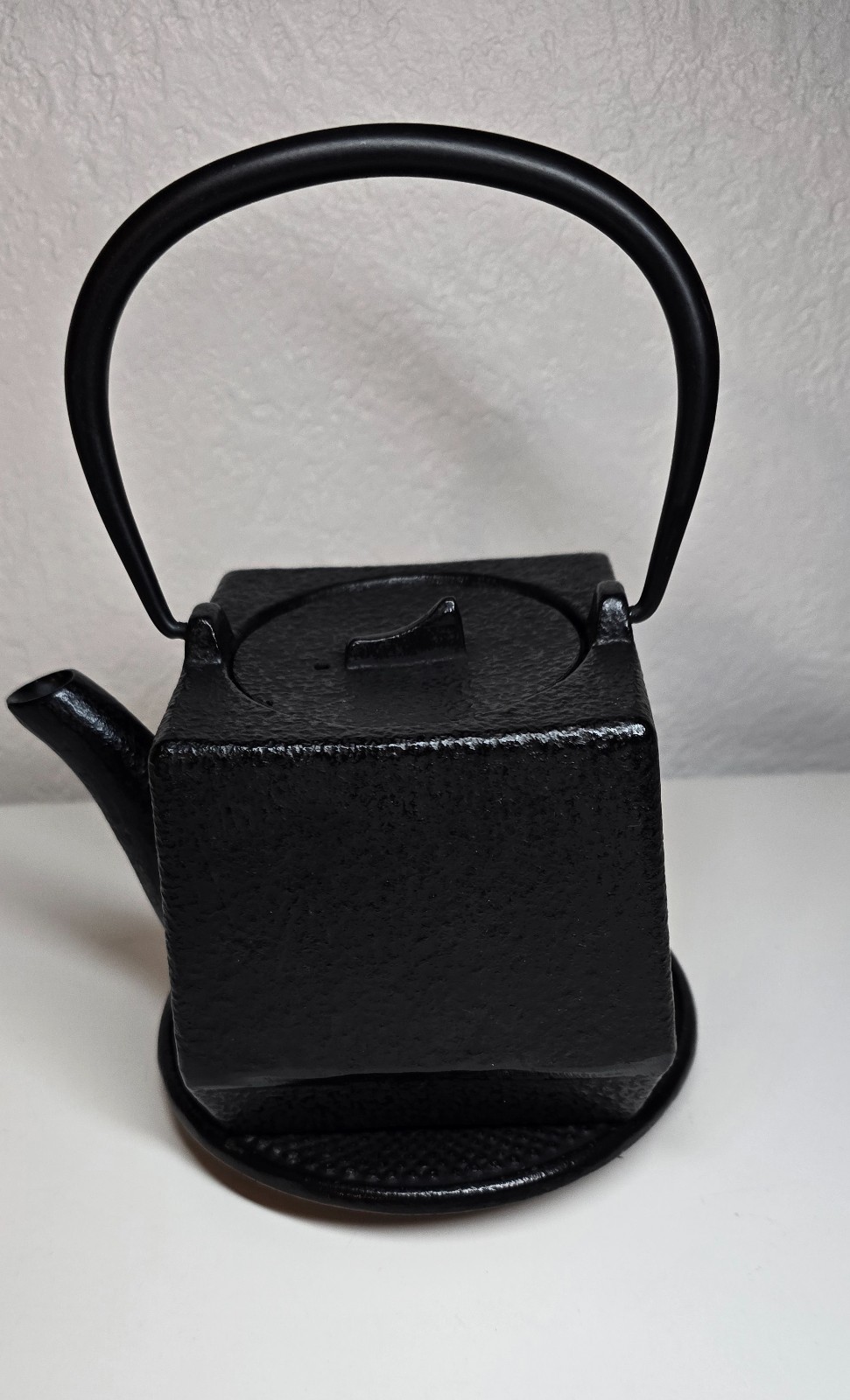 Iwachu Nambu Tekki Square Cast Iron Tetsubin Teapot Black with Trivet Japan