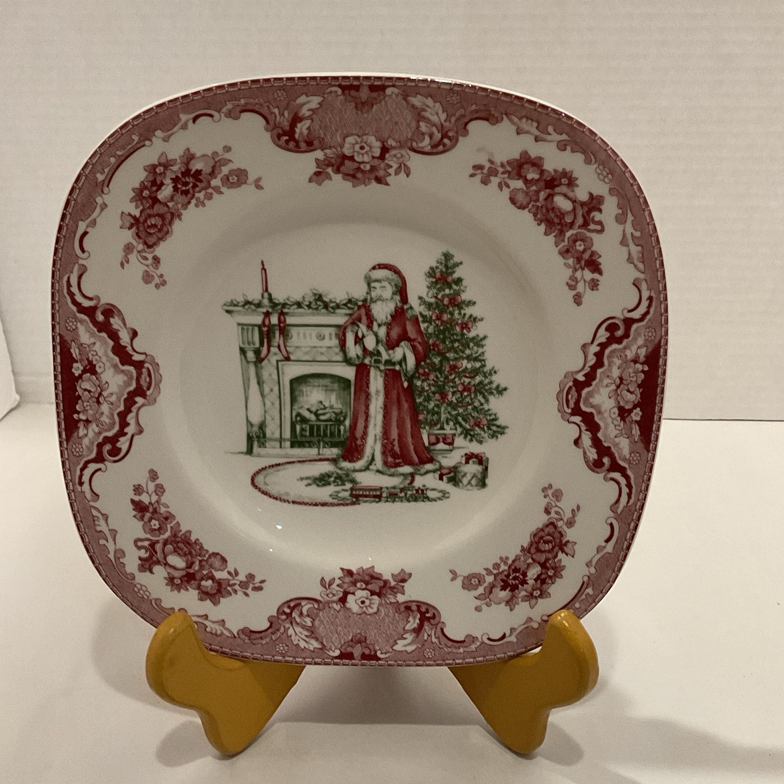 JOHNSON BROS OLD BRITAIN CASTLES PINK & GRN SQUARE SANTA 7-7/ 8” PLATE-5 AVAIL