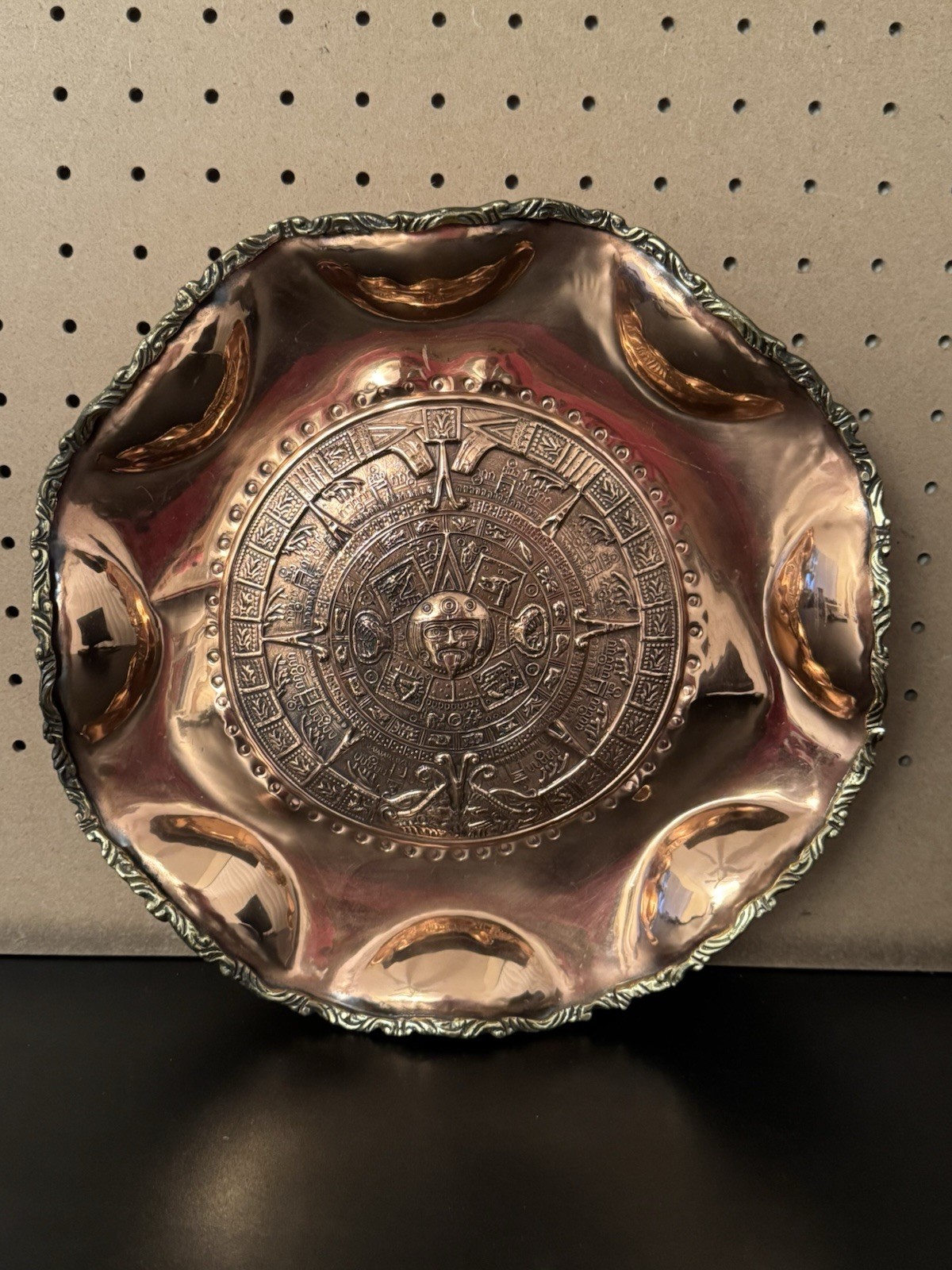Vintage Mexican Copper & Brass Aztec Calendar Cigar Ashtray – 11.5” – 1 lb 7 oz Vintage Mexican Copper & Brass Aztec Calendar Cigar Ashtray – 11.5” – 1 lb 7 oz