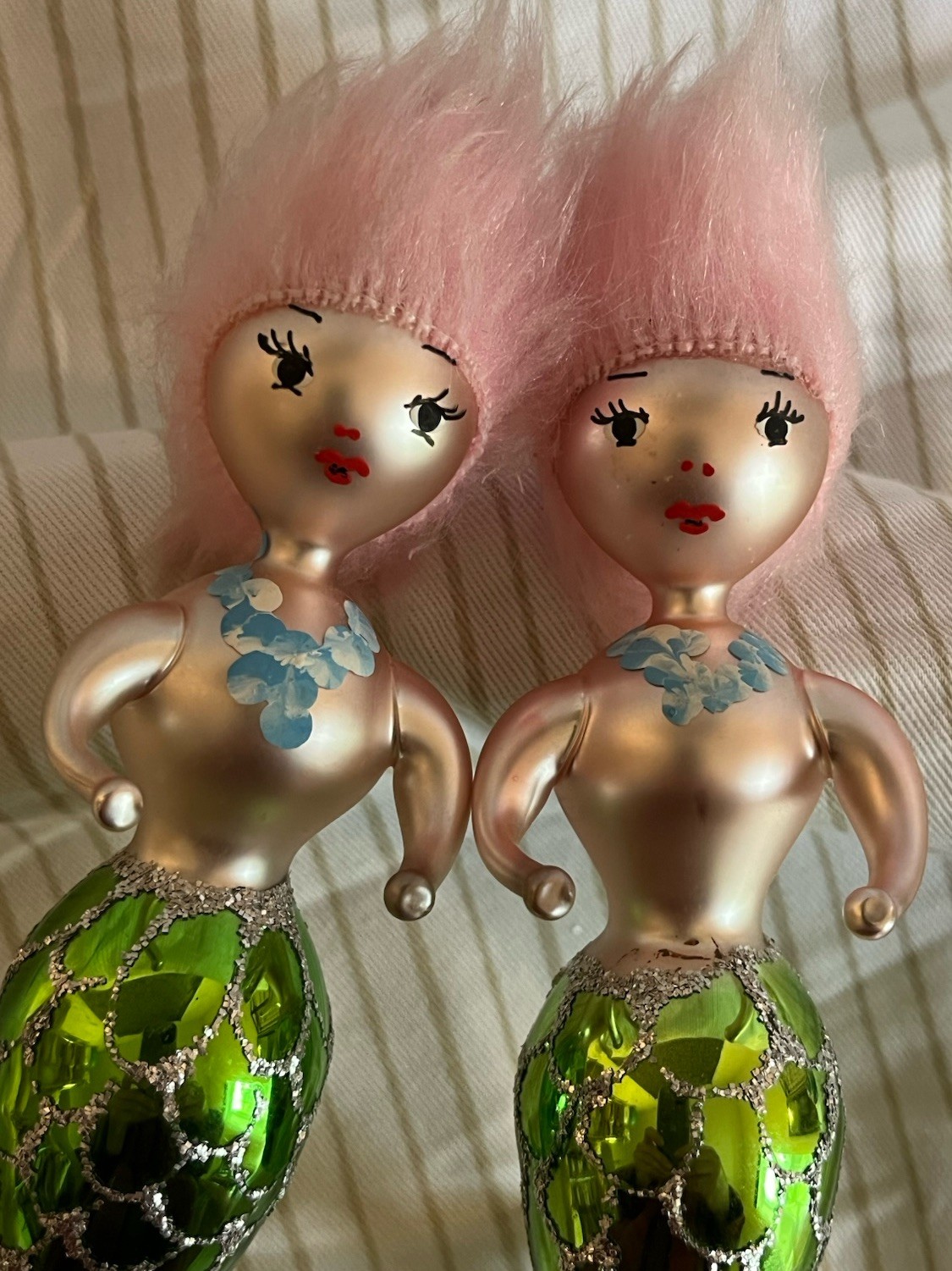 2 Vtg De Carlini Italian Blown Glass Mermaid Ornaments Pink Hair & Green Tail