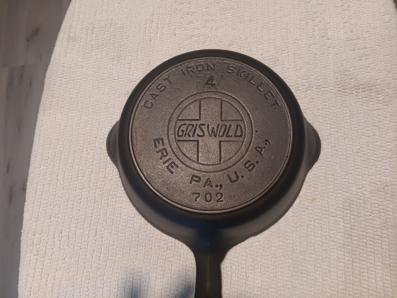 VTG,Griswold#4, castiron,LBL,Slant,Heat Ring,Sits Flat,Spined Handle1906 To 1912