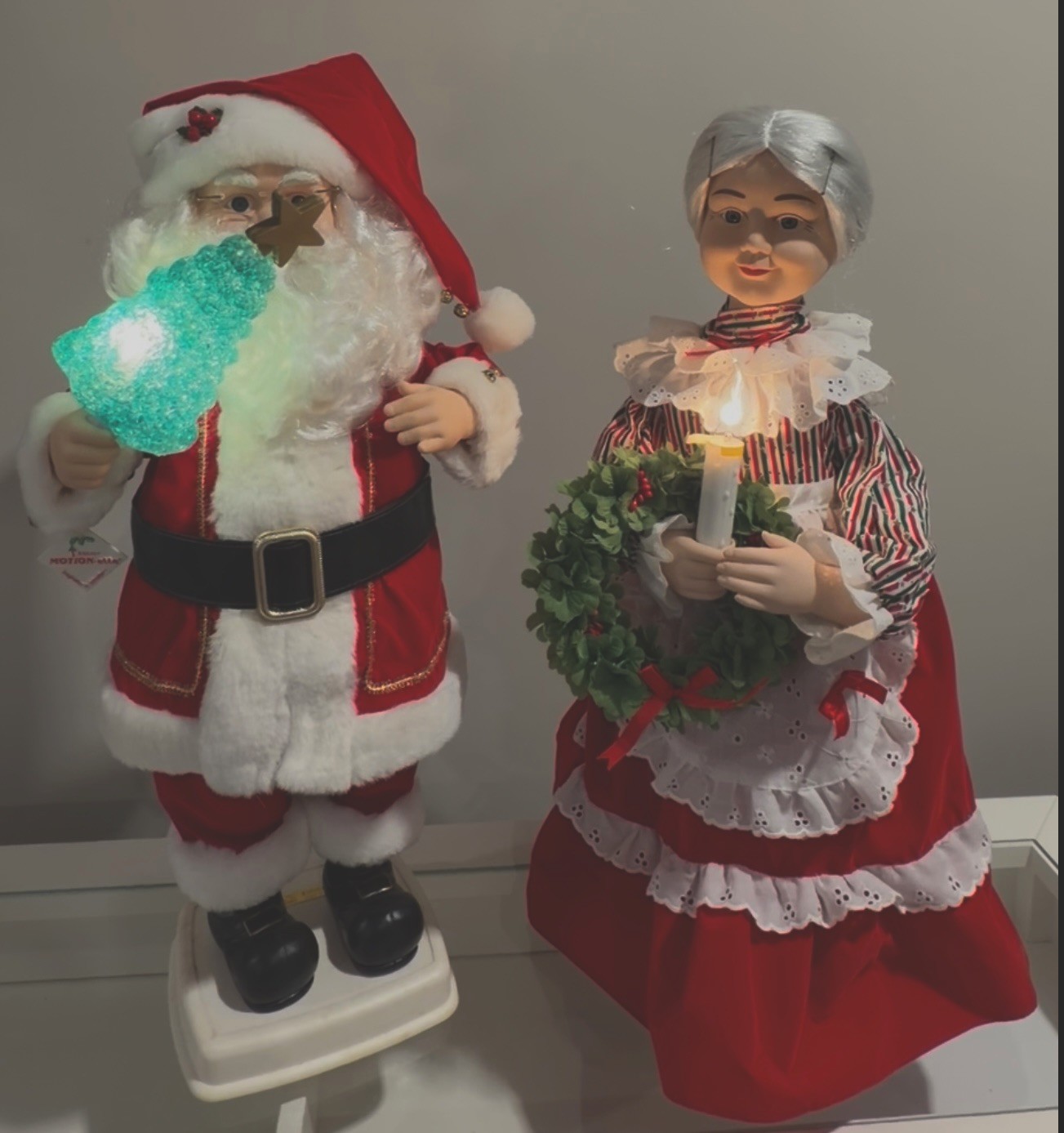VTG Motion-ette Santa & Mrs Claus Motion Lights original Telco tag- VIDEO VTG Motion-ette Santa & Mrs Claus Motion Lights original Telco tag- VIDEO