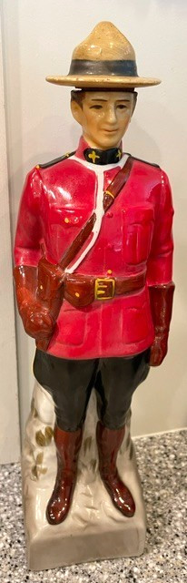 Vintage Canadian Mist Mountie Decanter A  1969 Barton Distilling Bardstown KY MT