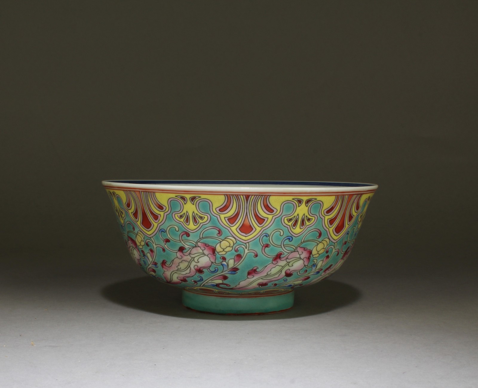 A Famille Verte Porcelain Bowl. 'YongZheng' mark