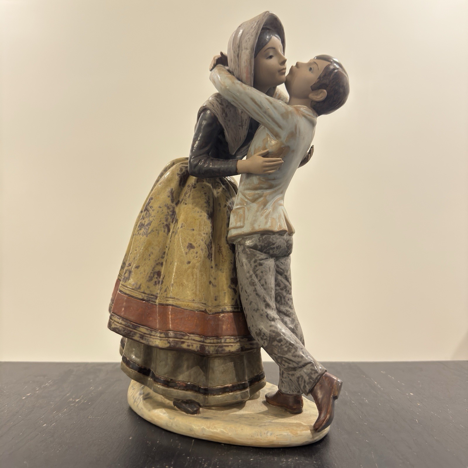 Rare 1981 Lladro Kissing Mother Beso A La Madre Gres Finish Francisco Catalá Rare 1981 Lladro Kissing Mother Beso A La Madre Gres Finish Francisco Catalá