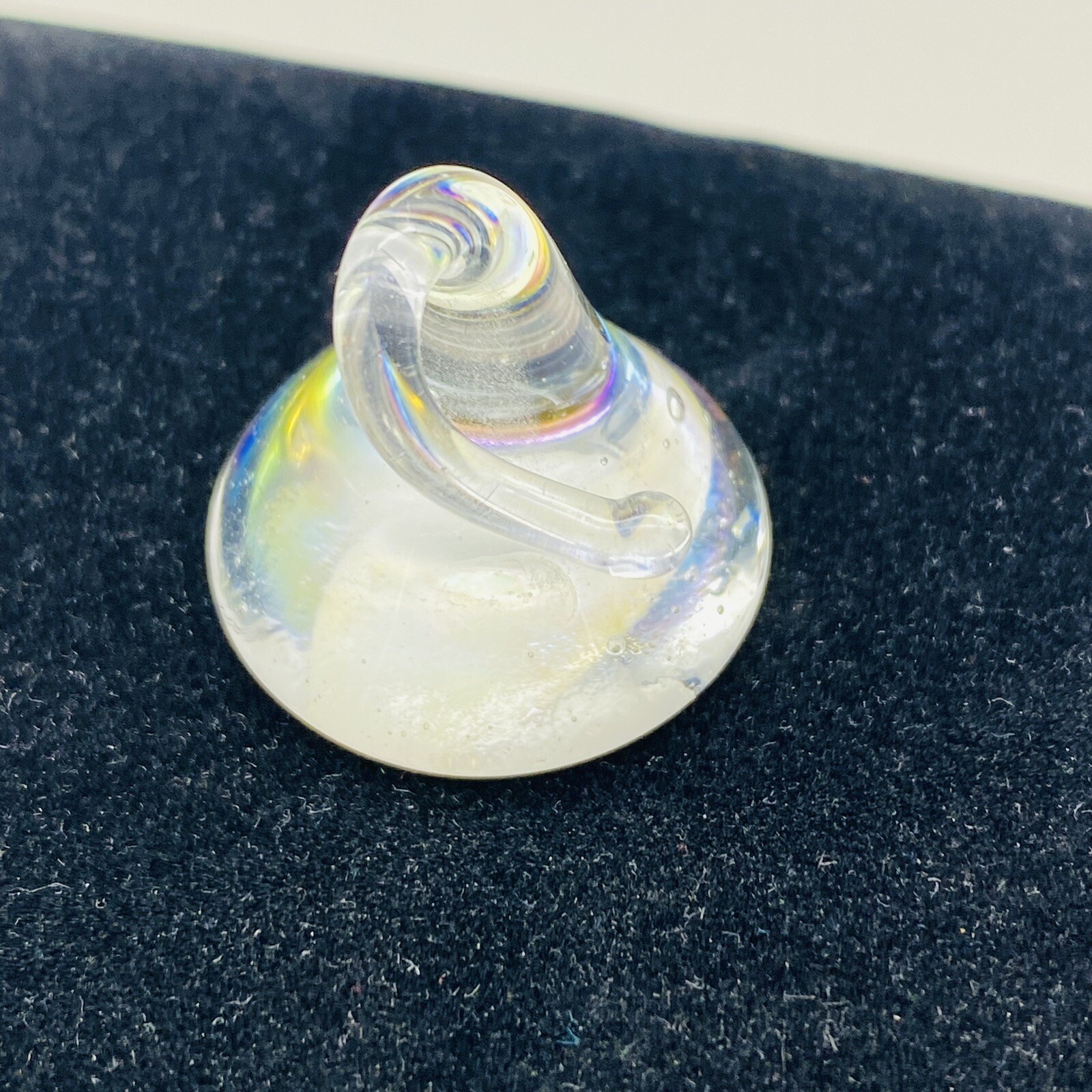 Global Village Everlasting Kiss Clear Glass