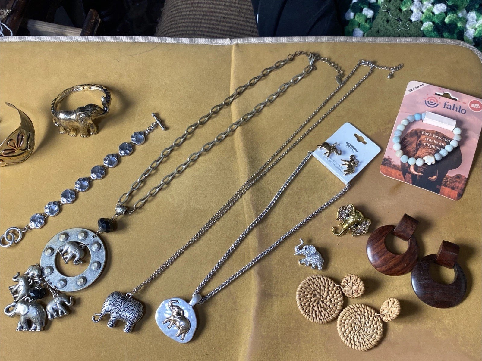 Elephant lot gold and silver tone great condition