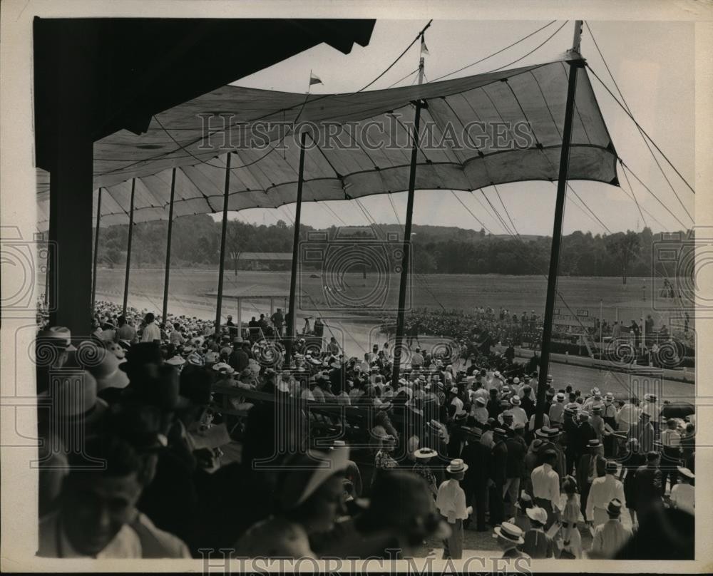 1938 Press Photo Good Time racetrack in Goshen NY start of the races - net17287