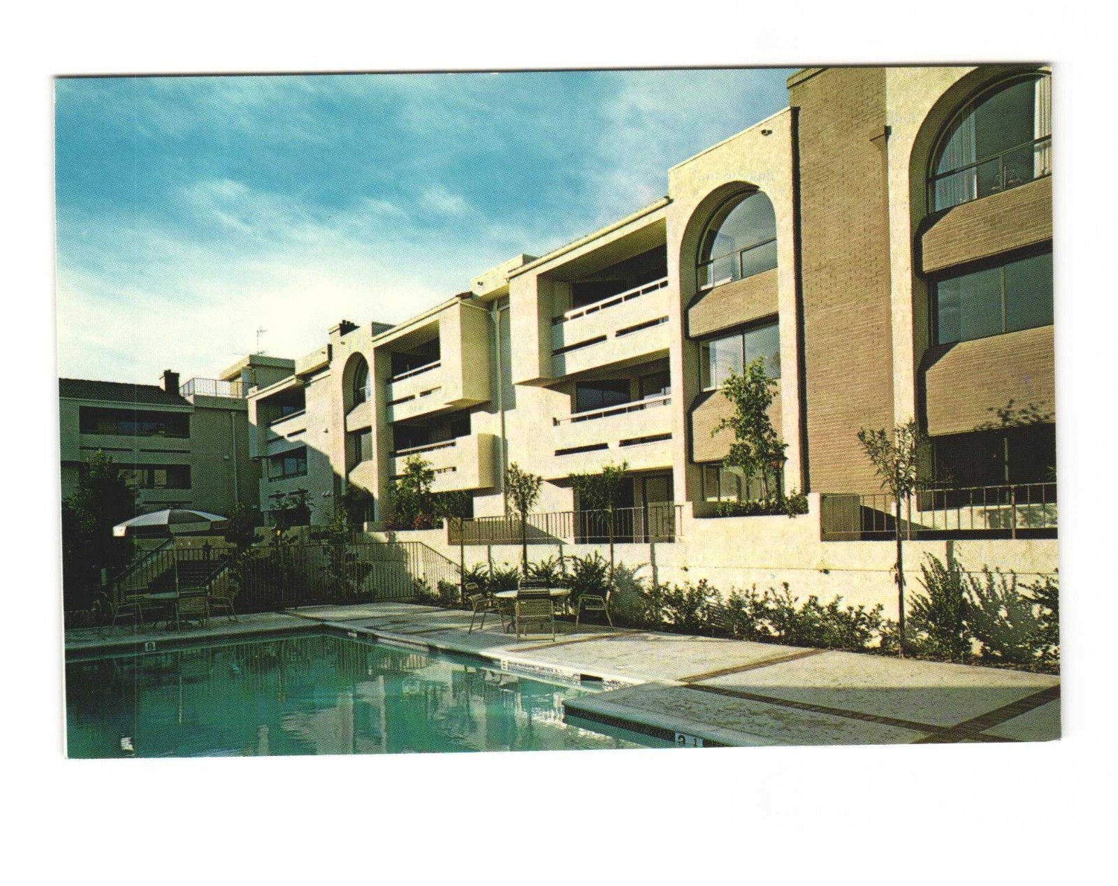 Woodland Oaks, Woodland Hills CA vintage postcard unposted