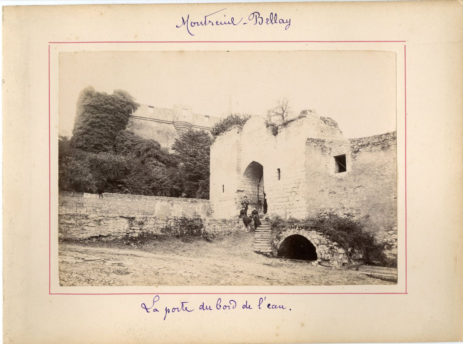 France, Montreuil-Bellay, la porte au bord de l'eau vintage albumen print.
