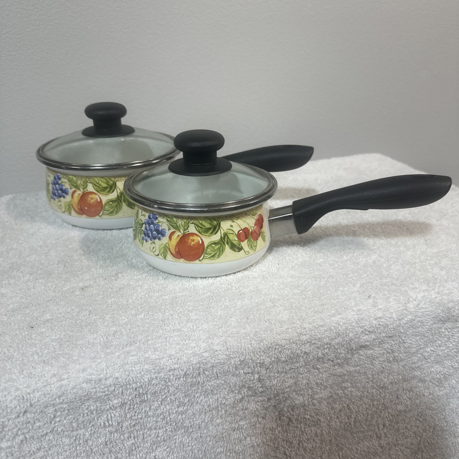 VTG Two White Farmhouse Porcelain Enamel Pots with Lids, fruit prints Gibson VTG Two White Farmhouse Porcelain Enamel Pots with Lids, fruit prints Gibson