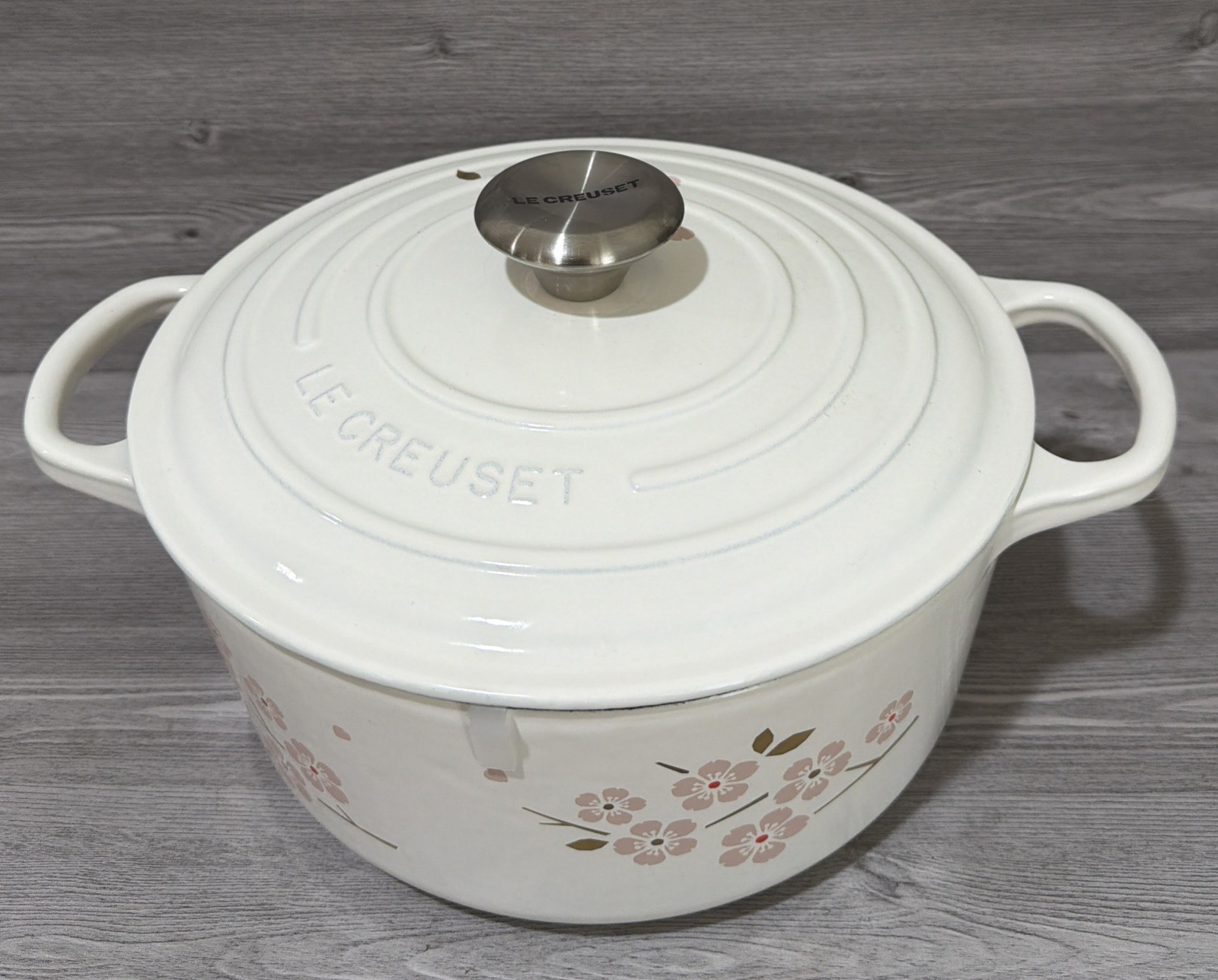 Le Creuset Limited Edition Sakura Dutch Oven 24cm White 42L