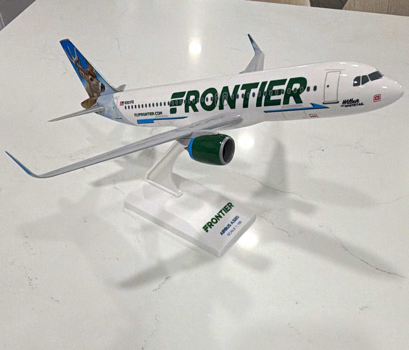 Frontier Airlines Airbus A320 Aircraft Model 1:150 \