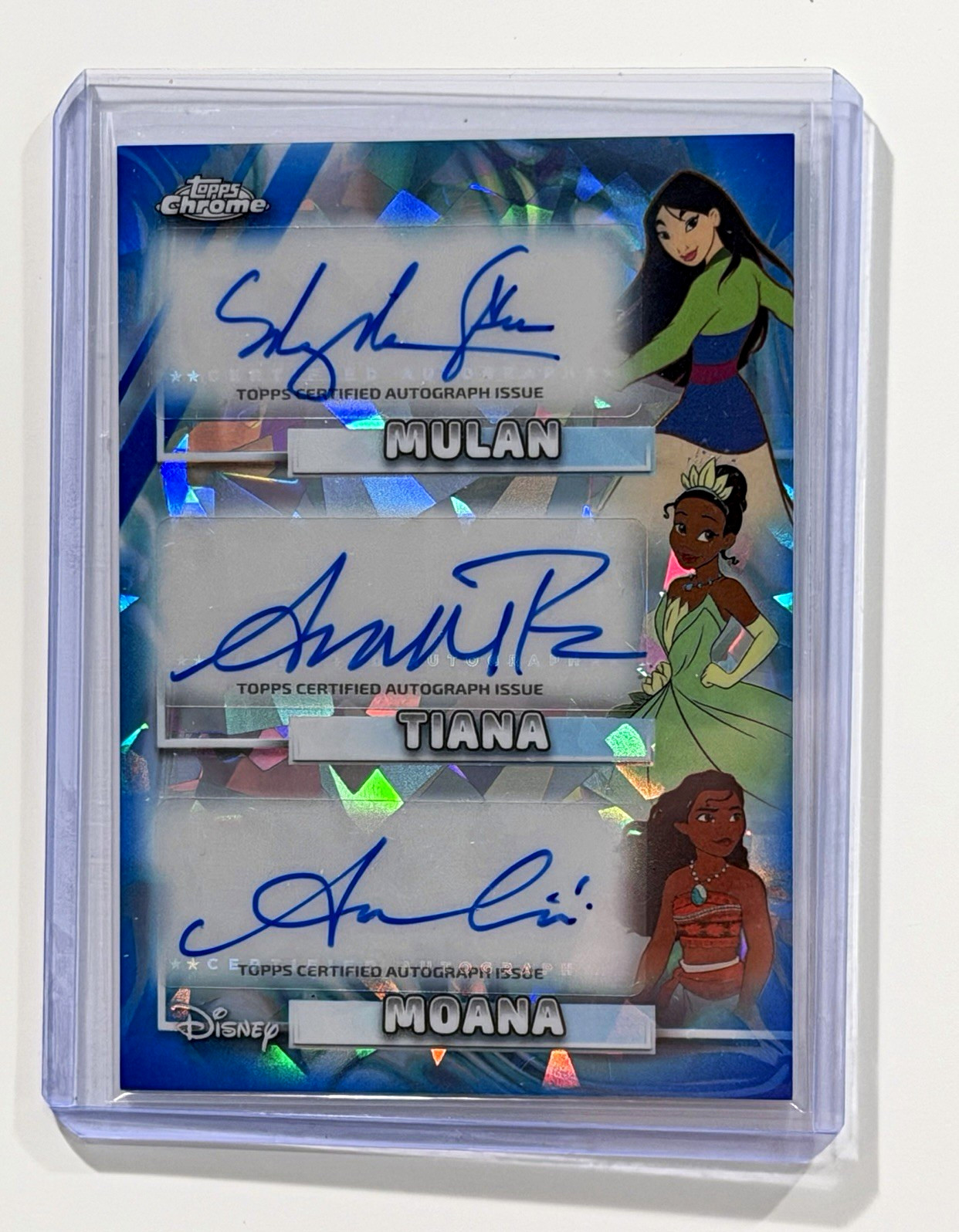 Topps 2026 Disney Chrome Sapphire Auto Wen Rose Cravalho Mulan Tiana Moana