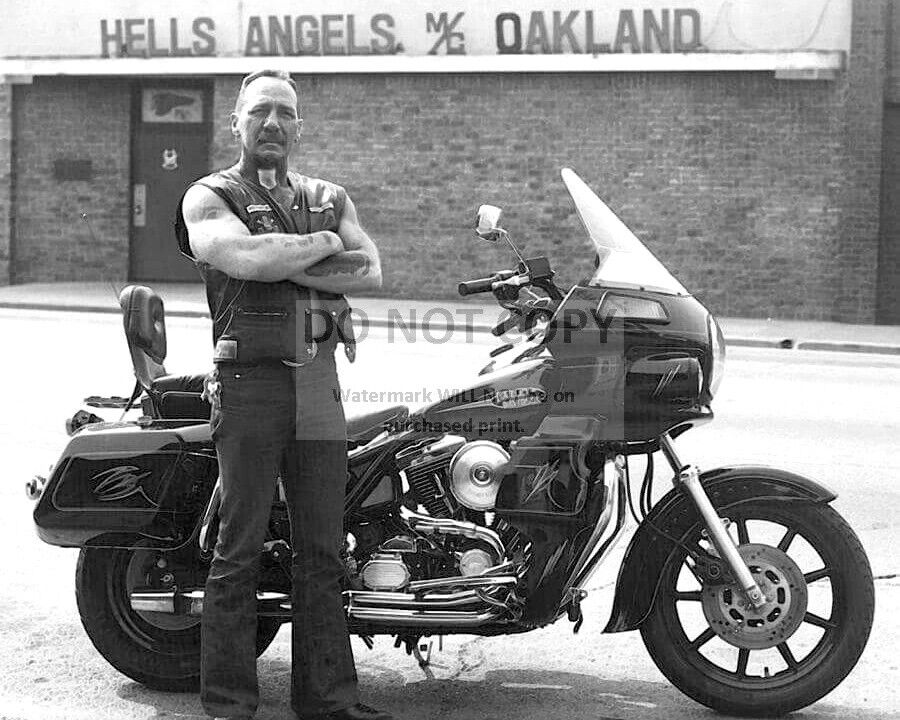 SONNY BARGER FOUNDING MEMBER OF HELLS ANGELS IN OAKLAND CA - 8X10 PHOTO (CC768)