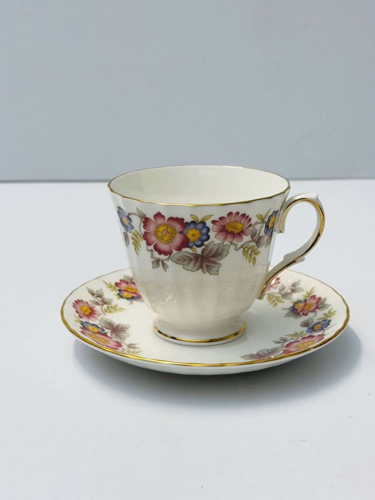 VINTAGE DUCHESS Tea Cup & Saucer floral Design FINE Bone China Made in England