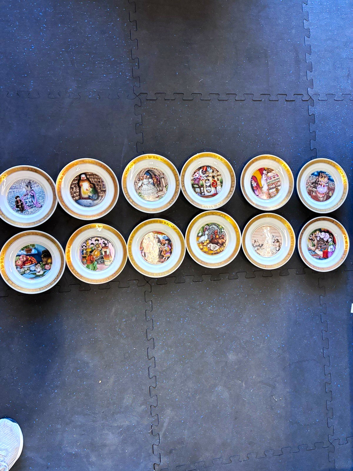 Royal Copenhagen Hans Christian Andersen 12 Plate Set 1975 Pauline Ellison 9628
