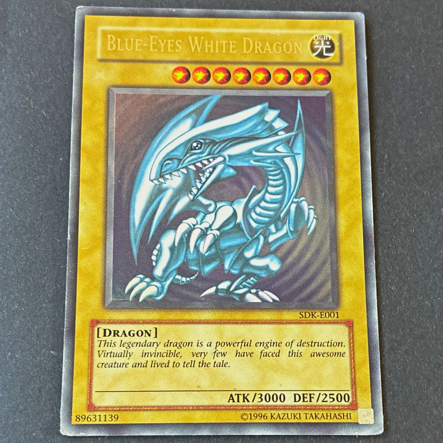 Konami Yugioh TCG Blue-Eyes White Dragon SDK-E001 Ultra Rare 2nd Ed Holo B+