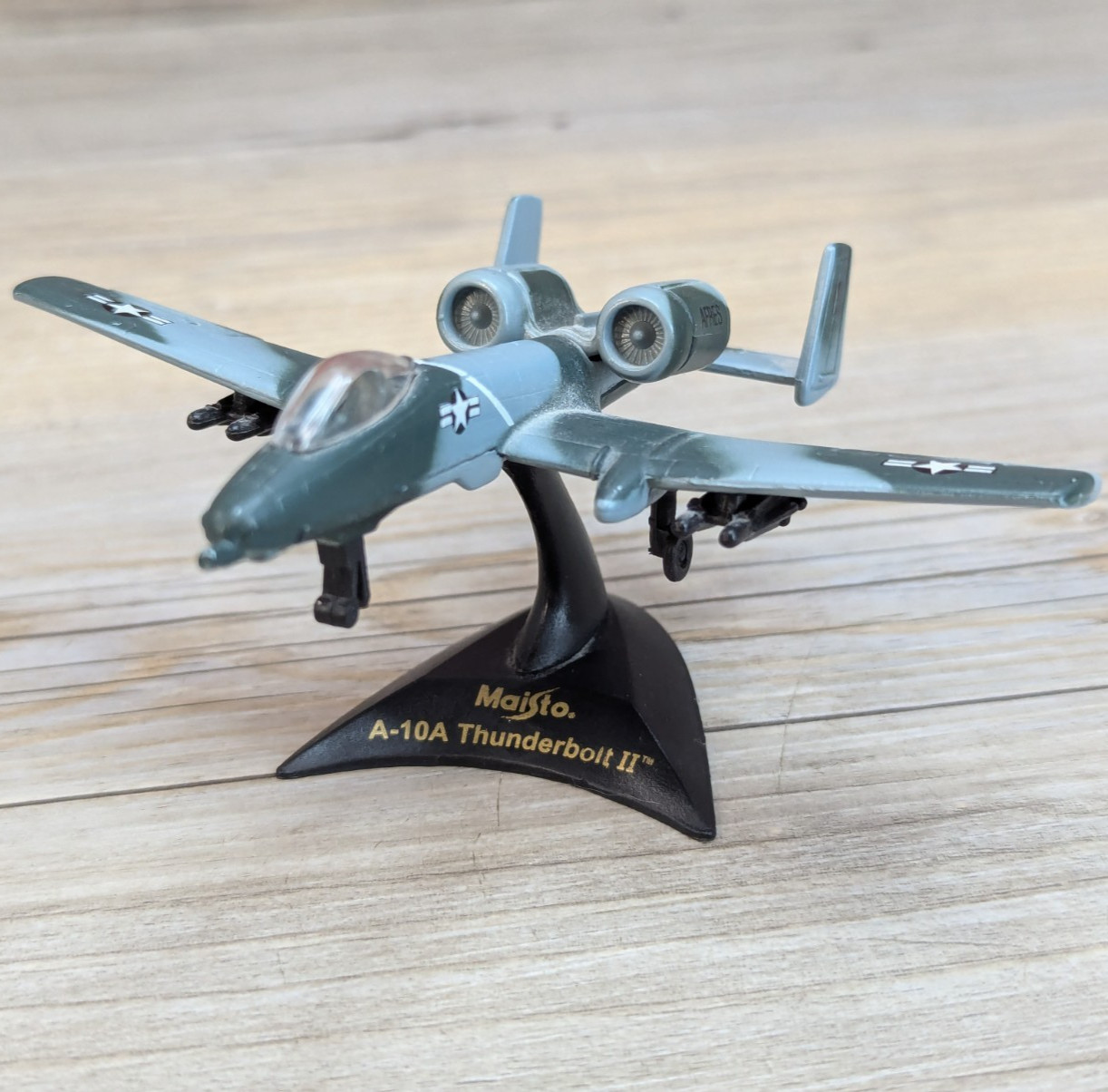 Maisto Tailwinds Fresh Metal A-10A Thunderbolt II (Blue) Die Cast Vehicle 2011