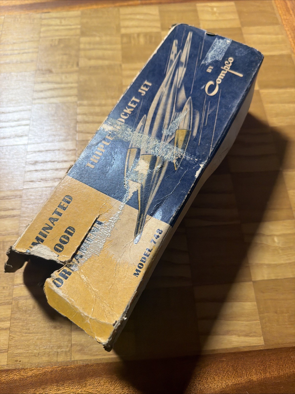 VINTAGE COMPCO 748 CHROME & LUCITE TRIPLE ROCKET ILLUMINATED HOOD ORNAMENT. NOS VINTAGE COMPCO 748 CHROME & LUCITE TRIPLE ROCKET ILLUMINATED HOOD ORNAMENT. NOS