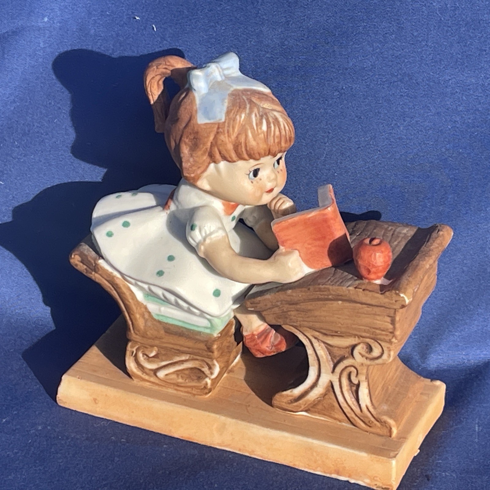 Vintage LEGO Porcelain School Girl Apple a Day Desk Teacher Figurine❤️blt10m1