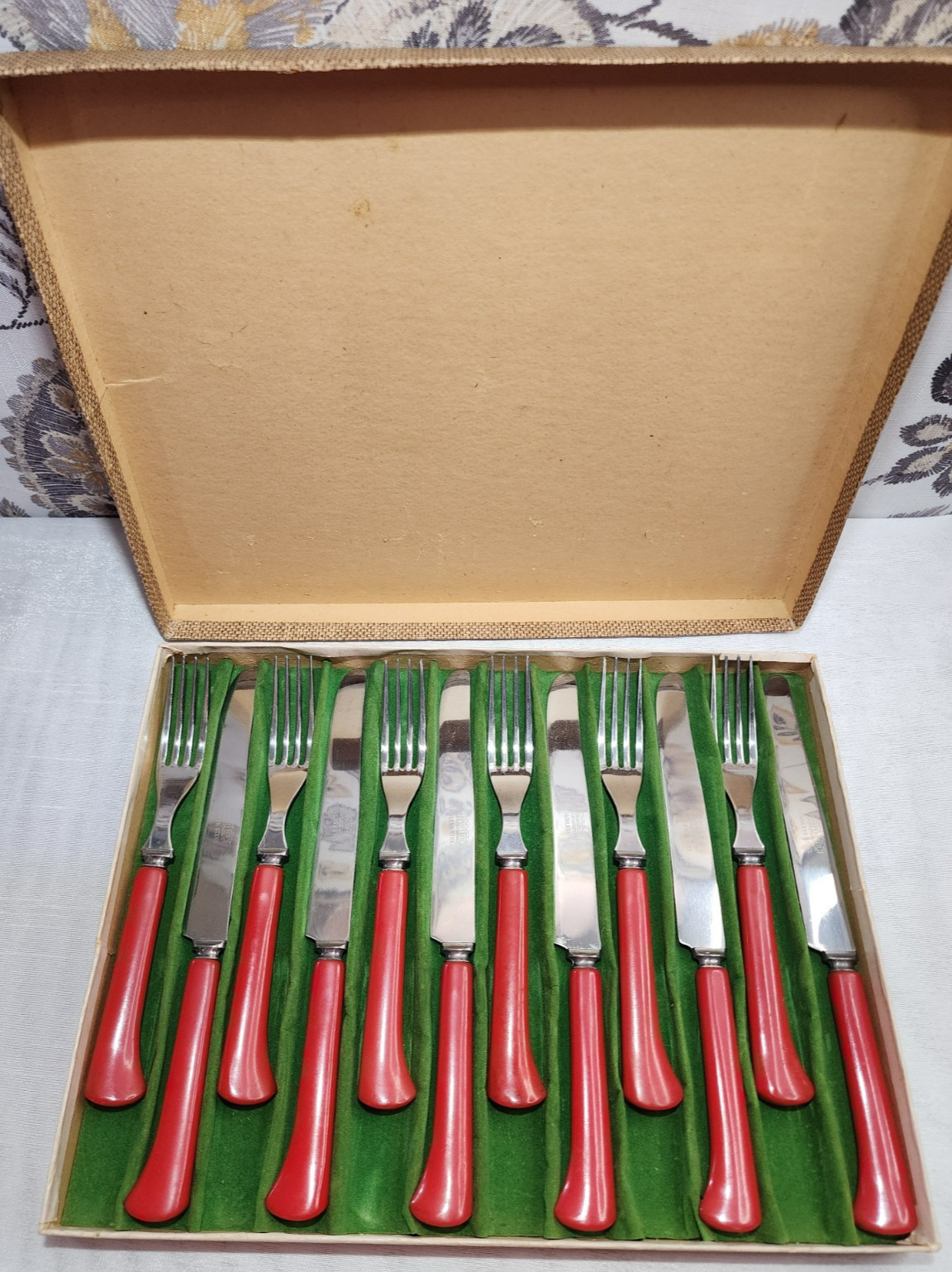Vintage 1930s–1940s Cherry Red Bakelite Flatware Set – 12 Pieces with Original B