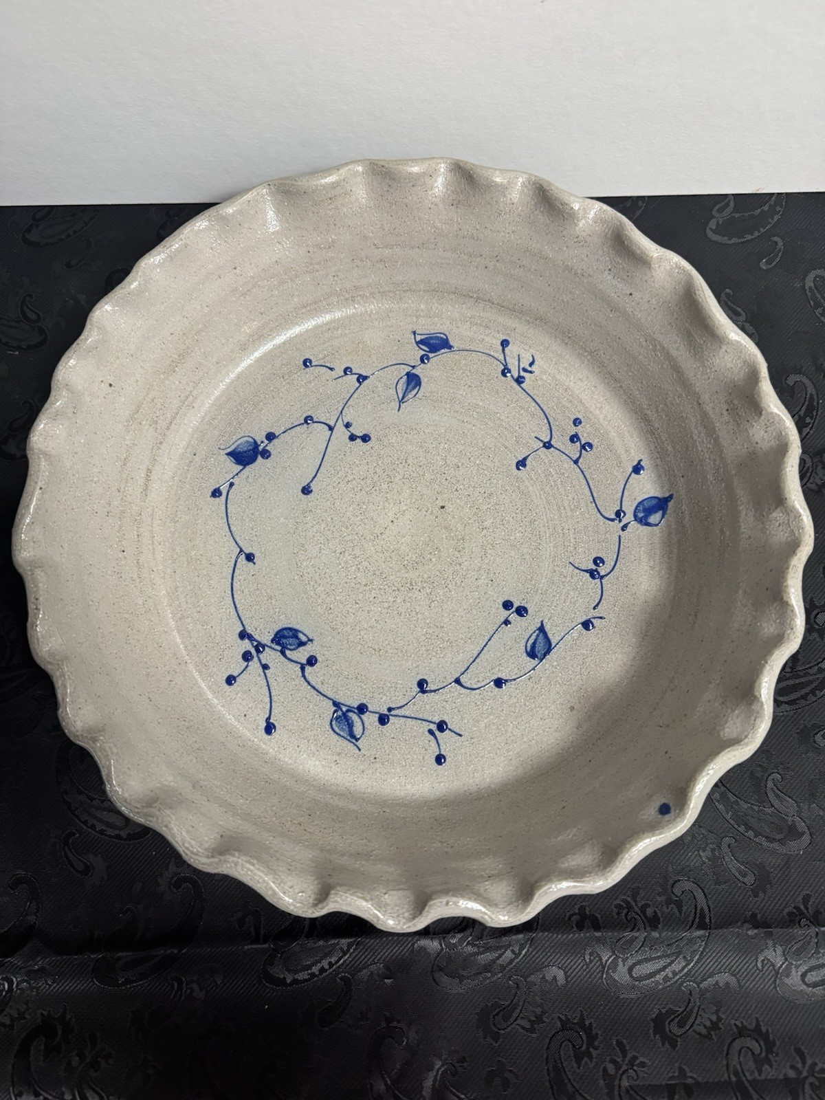 Salmon Falls Stoneware Pottery Vintage Blueberry Vine Pie Plate