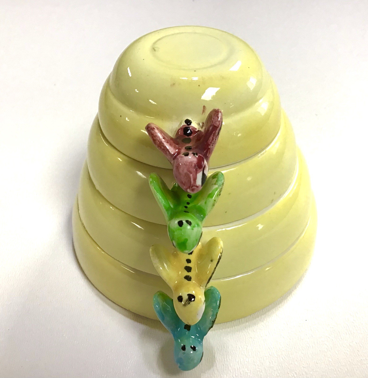 Vintage Menschik Goldman Beehive Yellow Measuring Cups Set Stackable Japan