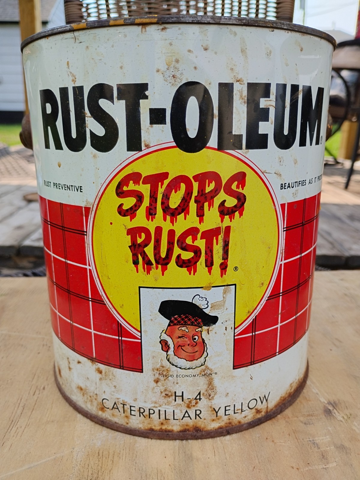Vintage Rust-Oleum GALLON Paint Can H-4 Caterpillar Yellow 1960s 70s Rustoleum Vintage Rust-Oleum GALLON Paint Can H-4 Caterpillar Yellow 1960s 70s Rustoleum