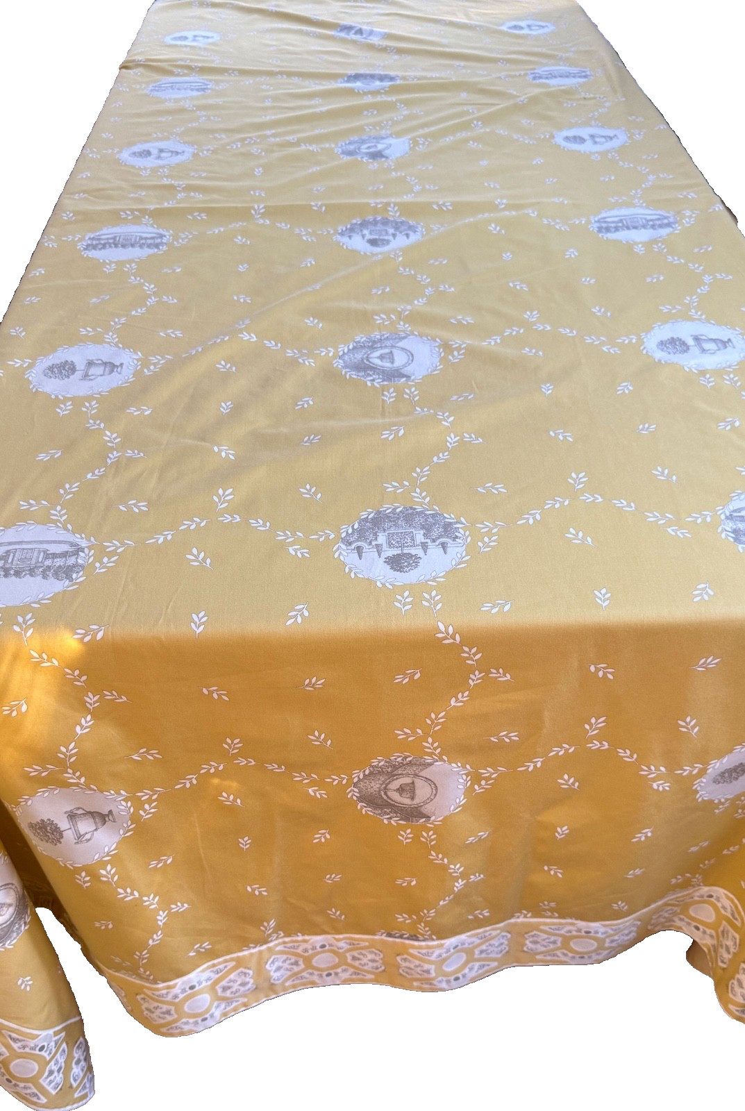 Vintage Cristophle French Country Toile Square Tablecloth with 8 Napkins ZZ751