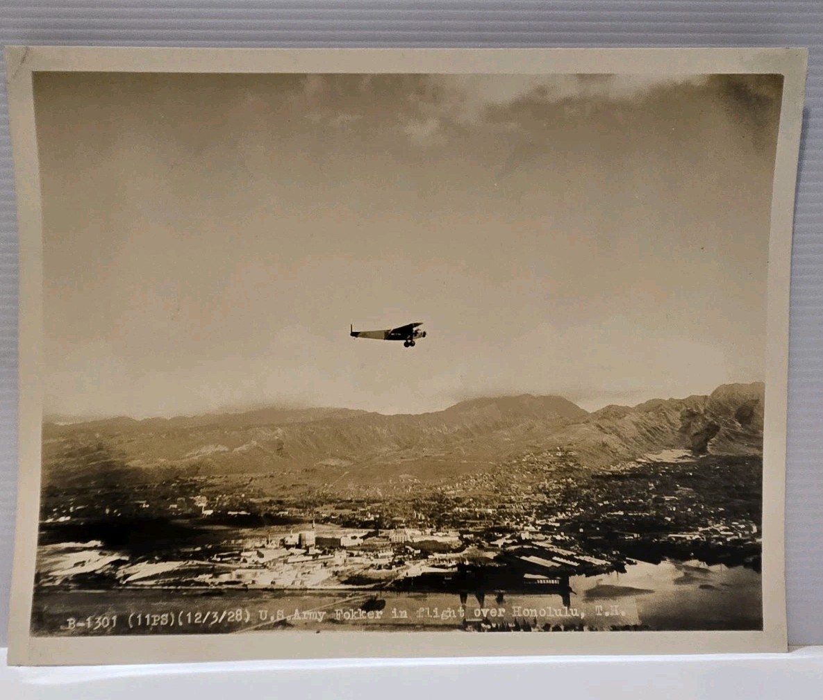 1928 Hawaii Aerial Photo US Army Fokker in Flight over Honolulu T.H. #2 ~7x9.5\