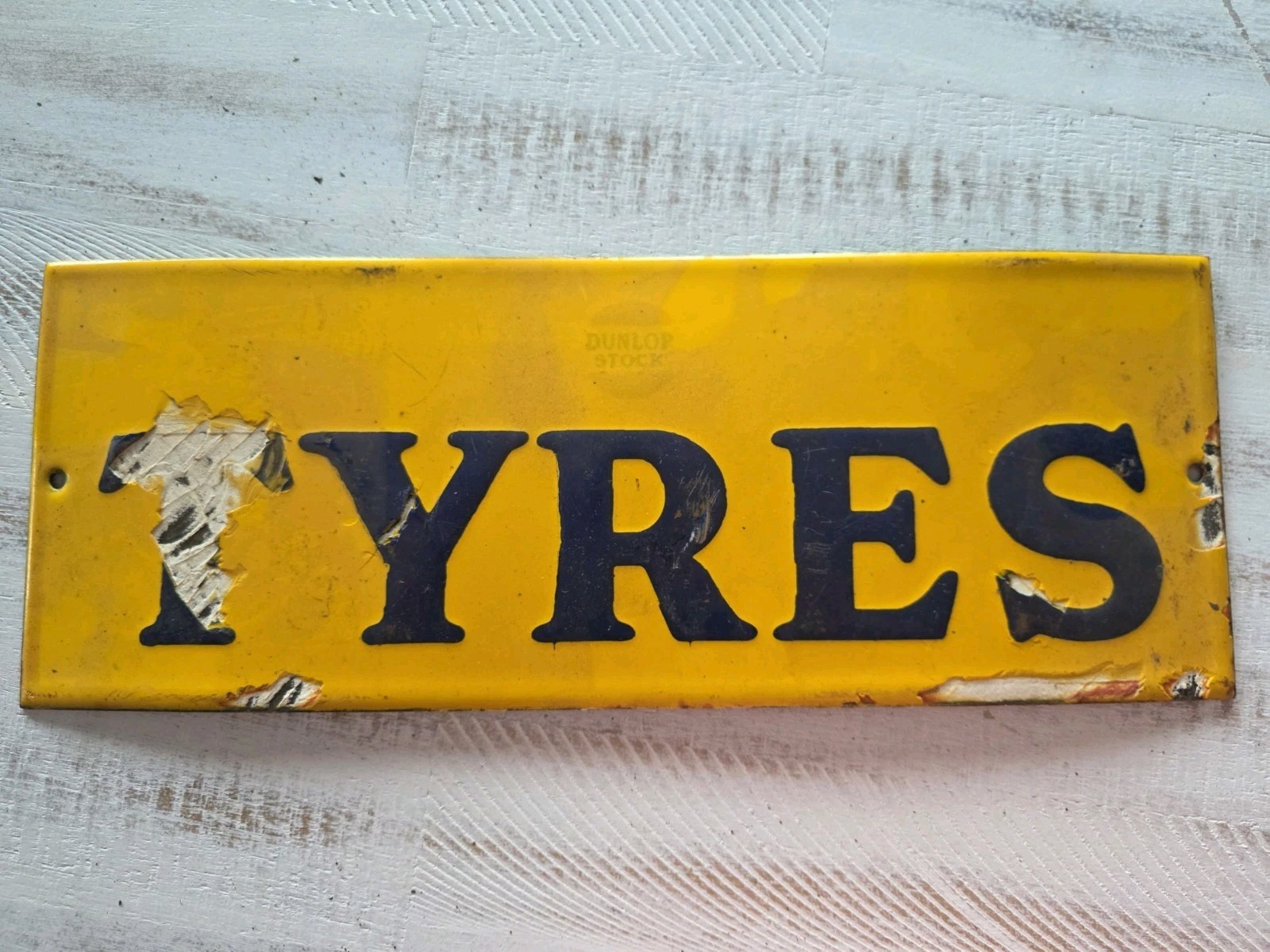 VINTAGE DUNLOP TYRES PORCELAIN SIGN PORCELAIN 16 VINTAGE DUNLOP TYRES PORCELAIN SIGN PORCELAIN 16