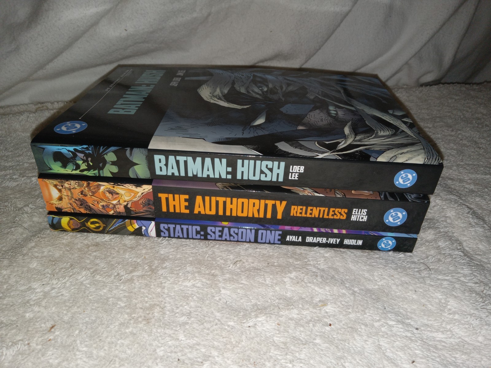 DC Compact Comics Lot Batman: Hush -The Authority Relentless -Static: Season One