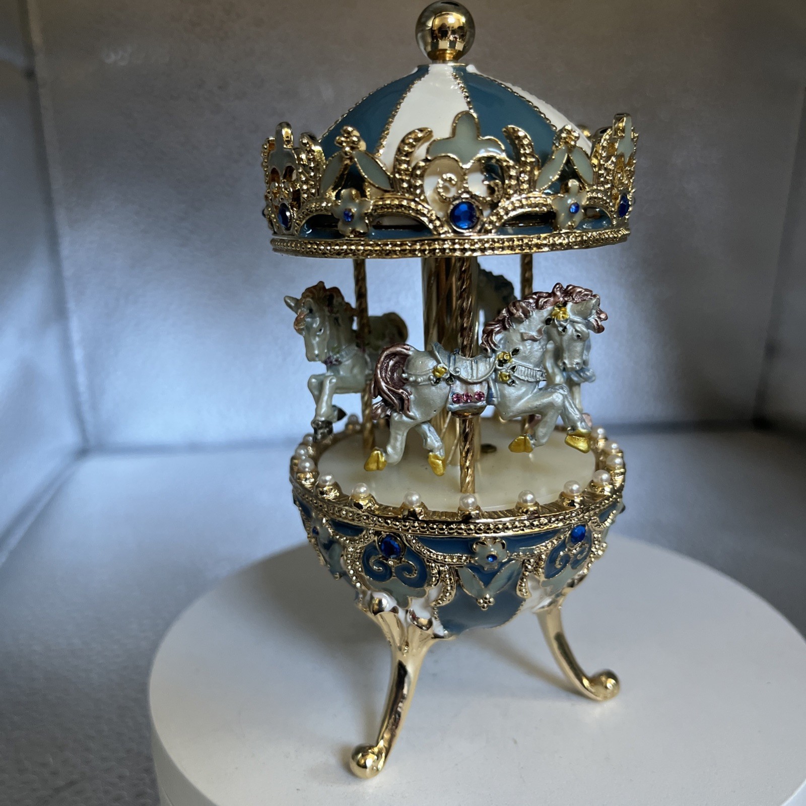 WINDUP MUSICAL CAROUSEL HORSES BY KEREN KOPAL, CRYSTALS