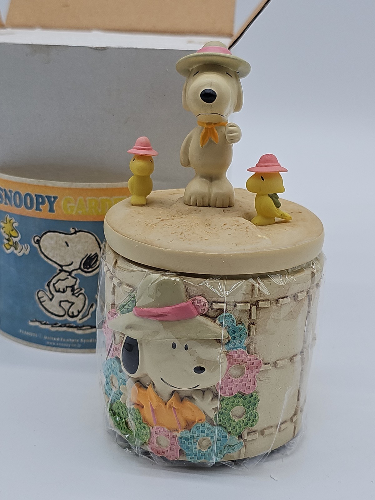 RARE VTG Snoopy Ceramic Jar Container with Lid United Feature Syndicate NIB