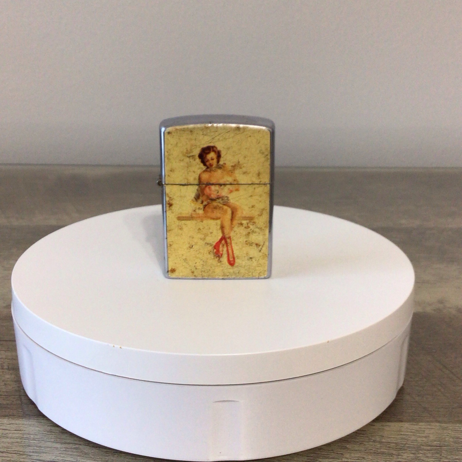 Vintage Reliance Lighter Pinup Girl Japan ~ ISSUES