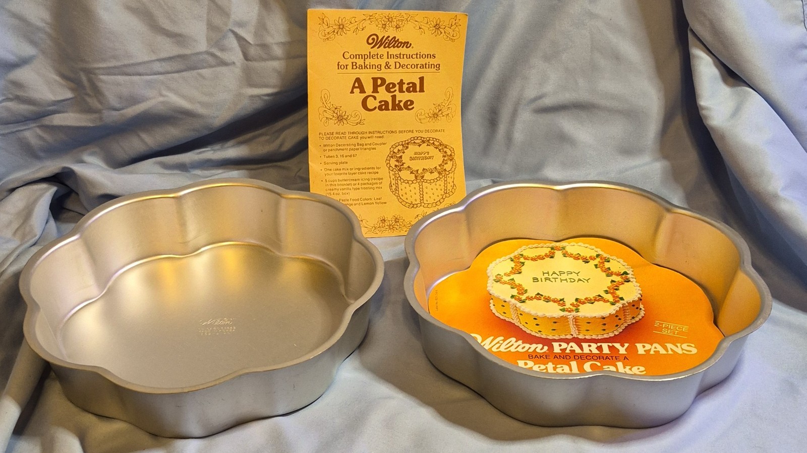 Vintage 1971 Wilton Petal Cake Pans 502-2146 Set of 2 w Instructions Flower