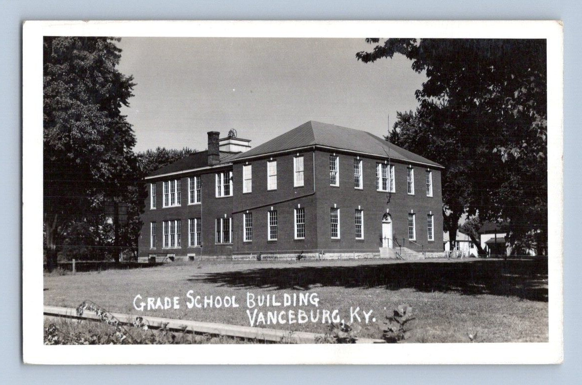 RPPC 1940'S. VANCEBURG, KY. GRADE SCHOOL BLDG. POSTCARD 1A37